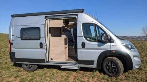 Fred von Knaus – Get in, turn the key, holiday feeling!