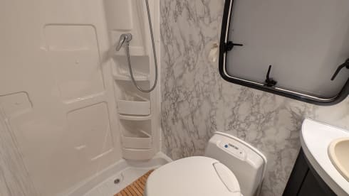 Big Bertha – Chausson-Nische mit 6 Schlafplätzen aus dem Jahr 2010