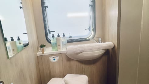 Expedition C71 – 4 berth, 4 belt (2025)