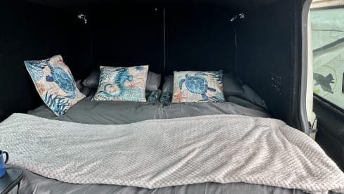 Betsy – Cool 2 berth Volkswagen campervan from 2008