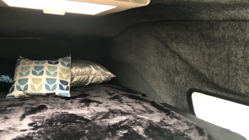 Retro Rentals Henley – 1984 Retro Volkswagen T25 - Little Betty Blue. (Newly Restored)