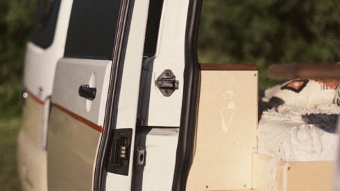 The Vancrafters – 2p Volkswagen campervan The Vancrafters Interior