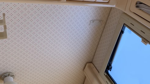Spacious, neat 1980s family camper (Last 2 weeks of summer '25 discount!)
