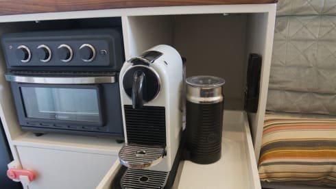 Albatros – The ultimate off-grid camper van: indoor shower, electric cooking and more