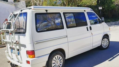 Calì  – Salento in a T4 California Coach van