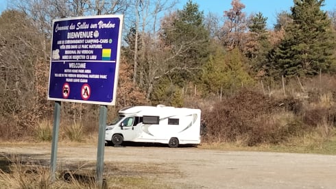 A louer camping-car Chausson 