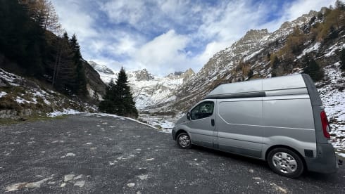 Nice compact camper van from 2010