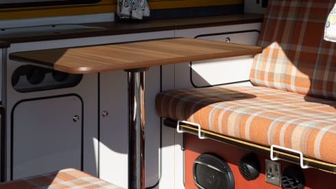 Betsy – 1979 VW T2 Bay Campervan Betsy!