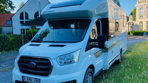 Spacious camper from 2021, ideal for a family or couple