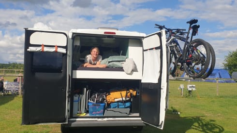 Compact off-grid Peugeot Boxer with length bed for 2 people