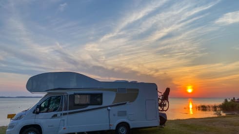 Brutus – 2018 - Luxury Hymer Carado with 6 sleeping places with great comfort