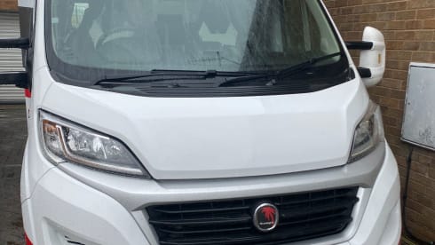 Ernie – 4 berth Sunlight T68 with end bedroom insurance included 