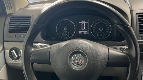 VOLKSWAGEN CALIFORNIA AUTOMAAT