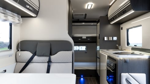UXN – 6 berth | 3 Large Beds | Air conditioned | Zefiro 675