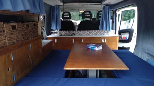 Levie – 2p Unique camper bus from 2013