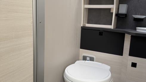 Challenger 328 β Challenger 328 Graphite Ultimate 2025