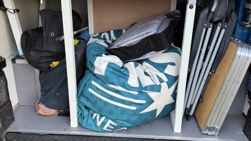 ColumBus  – Off-Grid Campervan | Stylish 