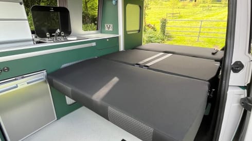 Curly – 4 berth Volkswagen Transporter Campervan from 2022