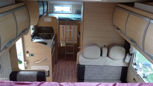 Ambrogio e Cristiana – Three children, a dog, desire for freedom