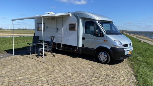 Camper Harderwijk – 4p Bürstner semi-integrated from 2004