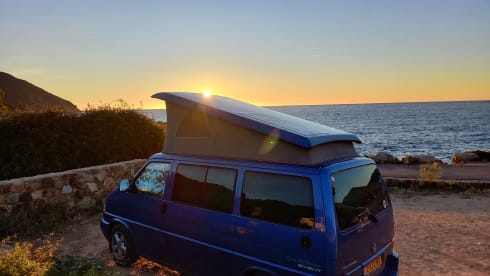 Smurf – 4p Volkswagen bus from 2001