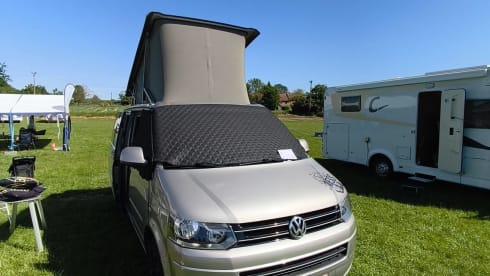 4p Volkswagen campervan uit 2011