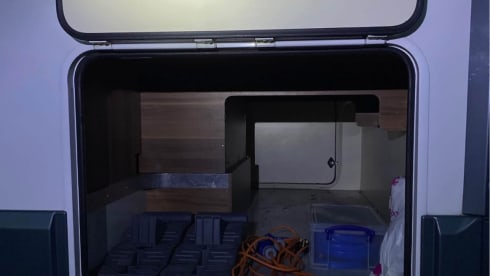 Maddie – Luxurious 6 berth Roller Team 746 from 2018