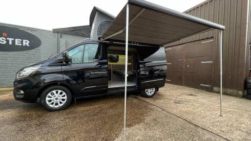 Bumble – Ford Transit Custom Petrol Plug-In Hybrid