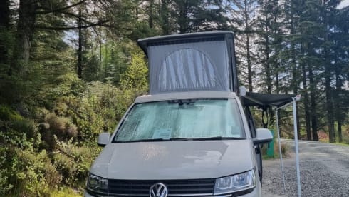Bobella – 2021 - Luxury - Volkswagen LWB Automatic Camper-Van 