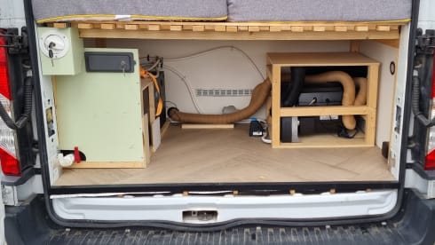 EsteVan – Freedom and comfort with our self-build dream