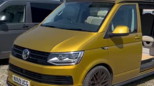 Goldbug – Stunning Luxury VW - Sleeps 4 with awning