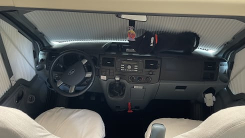 Takkie de Camper – 5p Ford semi-integrated uit 2014