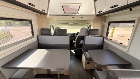 Great Scottish Cruiser – Caravane Fiat 7 couchages avec alcôve à partir de 2021