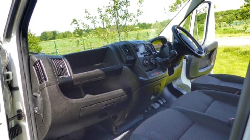 Margo – 3-Bett-Wohnmobil Citroën Relay 2021, Versicherung inbegriffen 