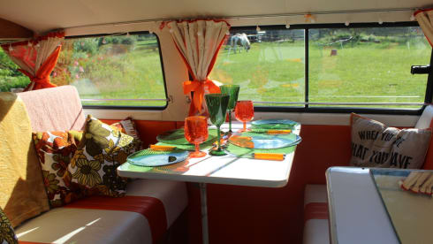 Stanley – LOVE LIFE IN THE SLOW LANE WITH STANLEY