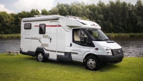Beautiful stylish camper for 2+2 people