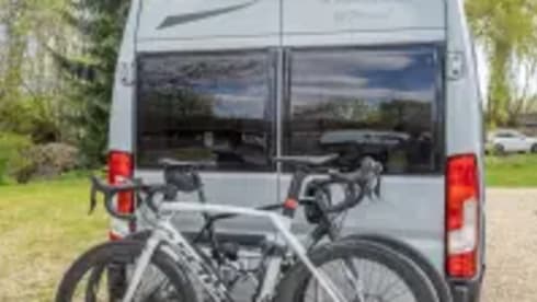 Easy Rider Grid 4 Karmann – Beautiful 3-person camper with a lengthwise bed, automatic and solar panel.