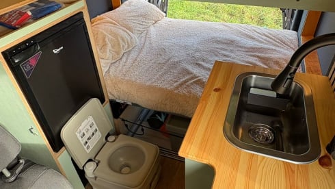 Yeti – 4 berth 2017 Ford Transit Mk8 Off Grid Camper Van