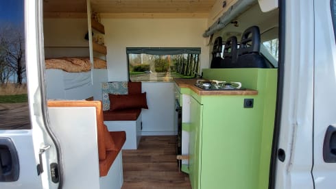 The Zen Van – Nice 2p Peugeot bus from 2018!