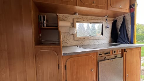 Super-camper – Autobus Mercedes-Benz da 2 persone del 2001