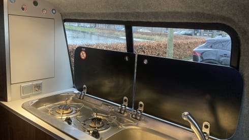 VW T5 Campervan met hefdak - compleet en van alle gemak voorzien