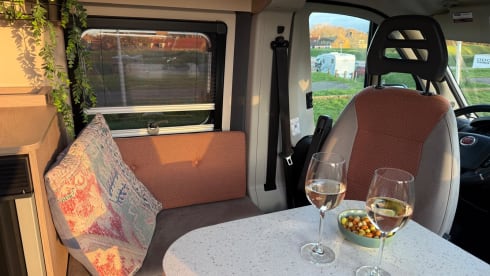 AmorA Campervan 6.0 meters for 2 persons with length beds