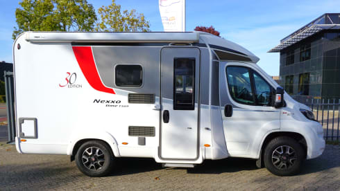2p Bürstner semi-integrated