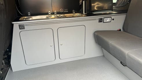 Pookie – Pookie the Citroen Dispatch Campervan with Pop roof