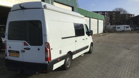 2p Renault Bus Camper from 2013