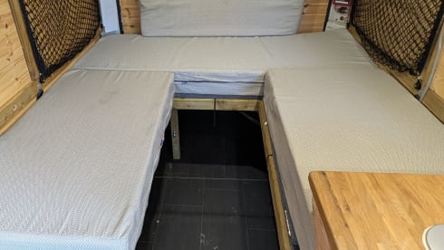 Limitless  – 2-4 berth Peugeot off grid campervan