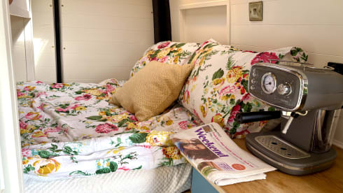 Poppy – Skurriler Familiencamper abseits der Zivilisation 