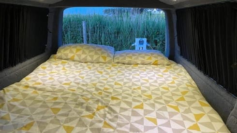 Hayes – LWB 4 Berth VW Transporter with 'king size' bed & pop top