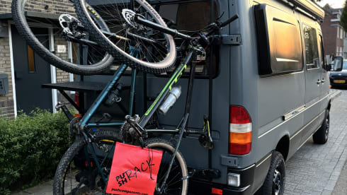 4p Mercedes-Benz campervan uit 2002