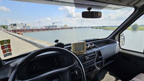 Comfortable 4-person Ford Transit Rimor Camper - Perfect for Families!